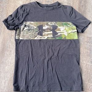 Under Armour tshirt